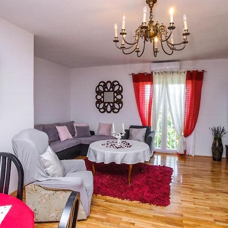 Great View Apartment Сутіван Екстер'єр фото